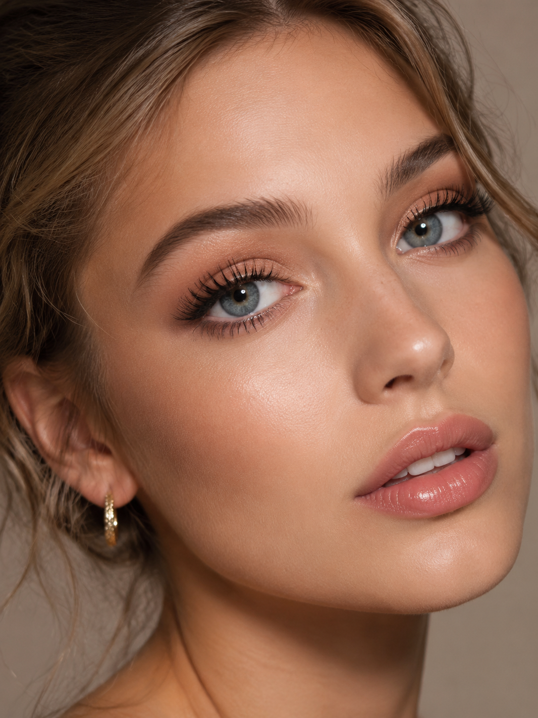 Extensions Are Too Expensive, Strips Are Too Fake: How to Find Your True "Holy Grail" Lashes