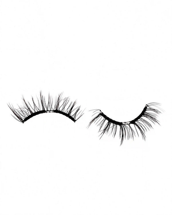 Magnetic false eyelashes, two lash strips laid side by side
