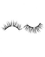 Magnetic eyelashes set with two black curved lash strips, natural tapered shape